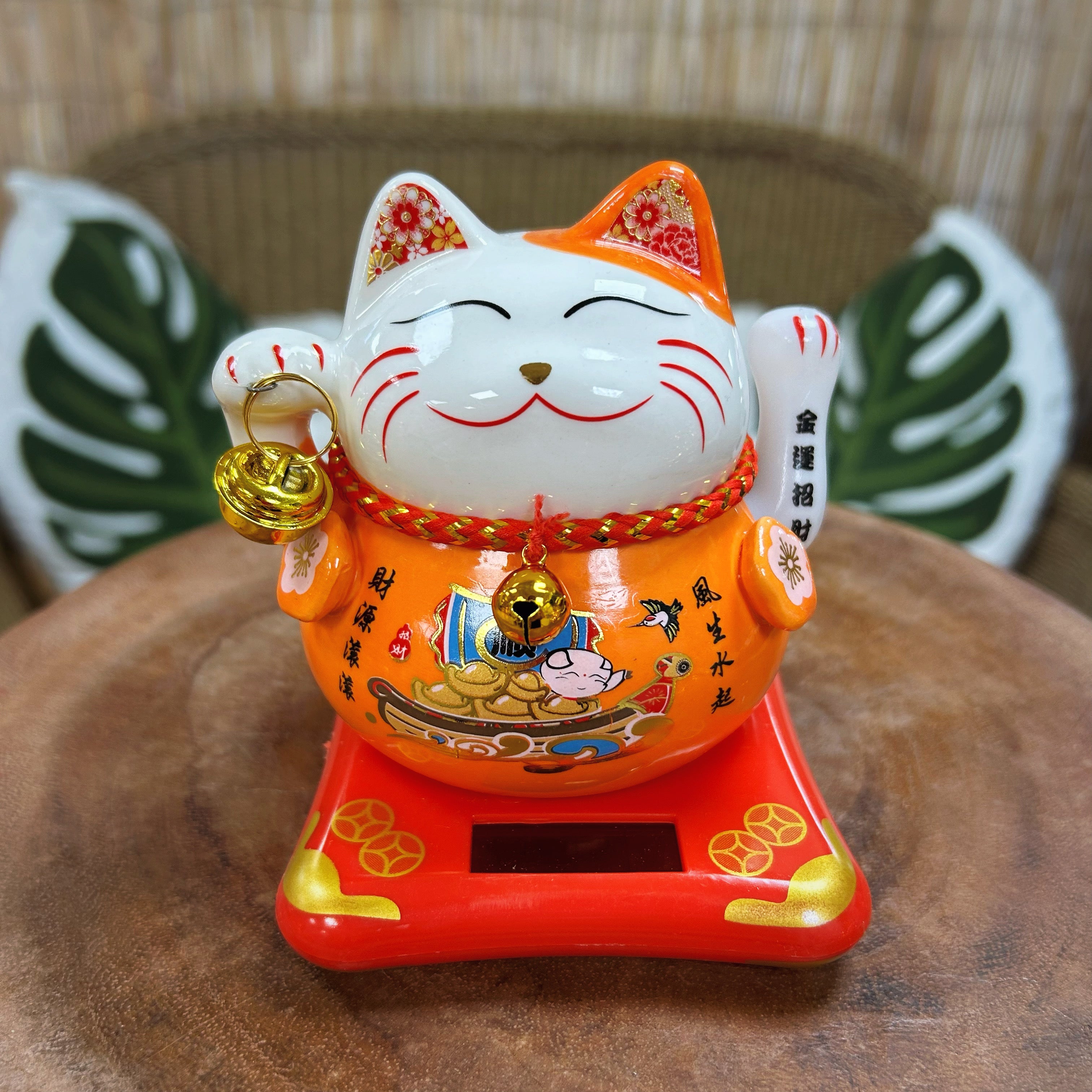 Solar Powered Japanese Lucky Cats ''Maneki-neko''