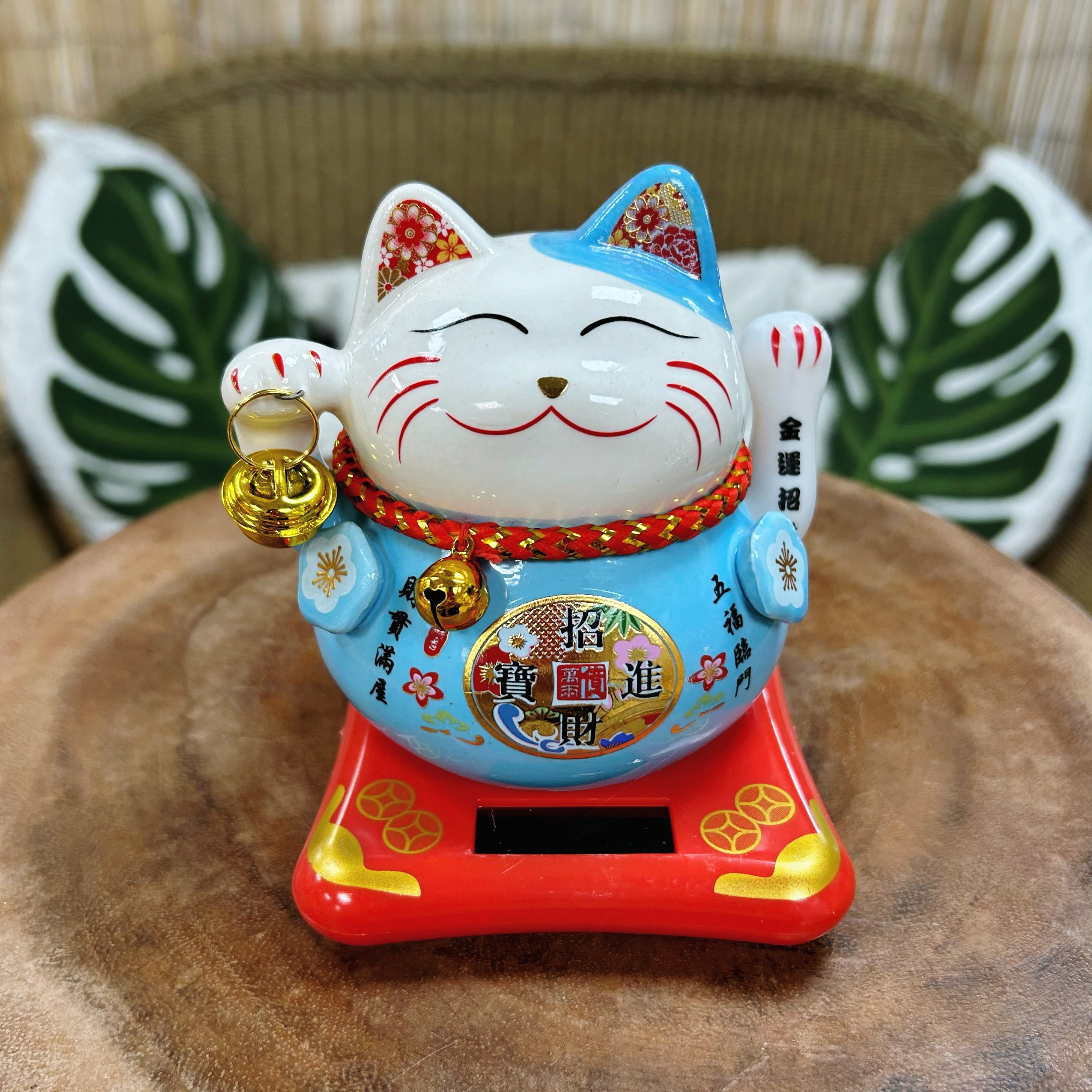 Solar Powered Japanese Lucky Cats ''Maneki-neko''