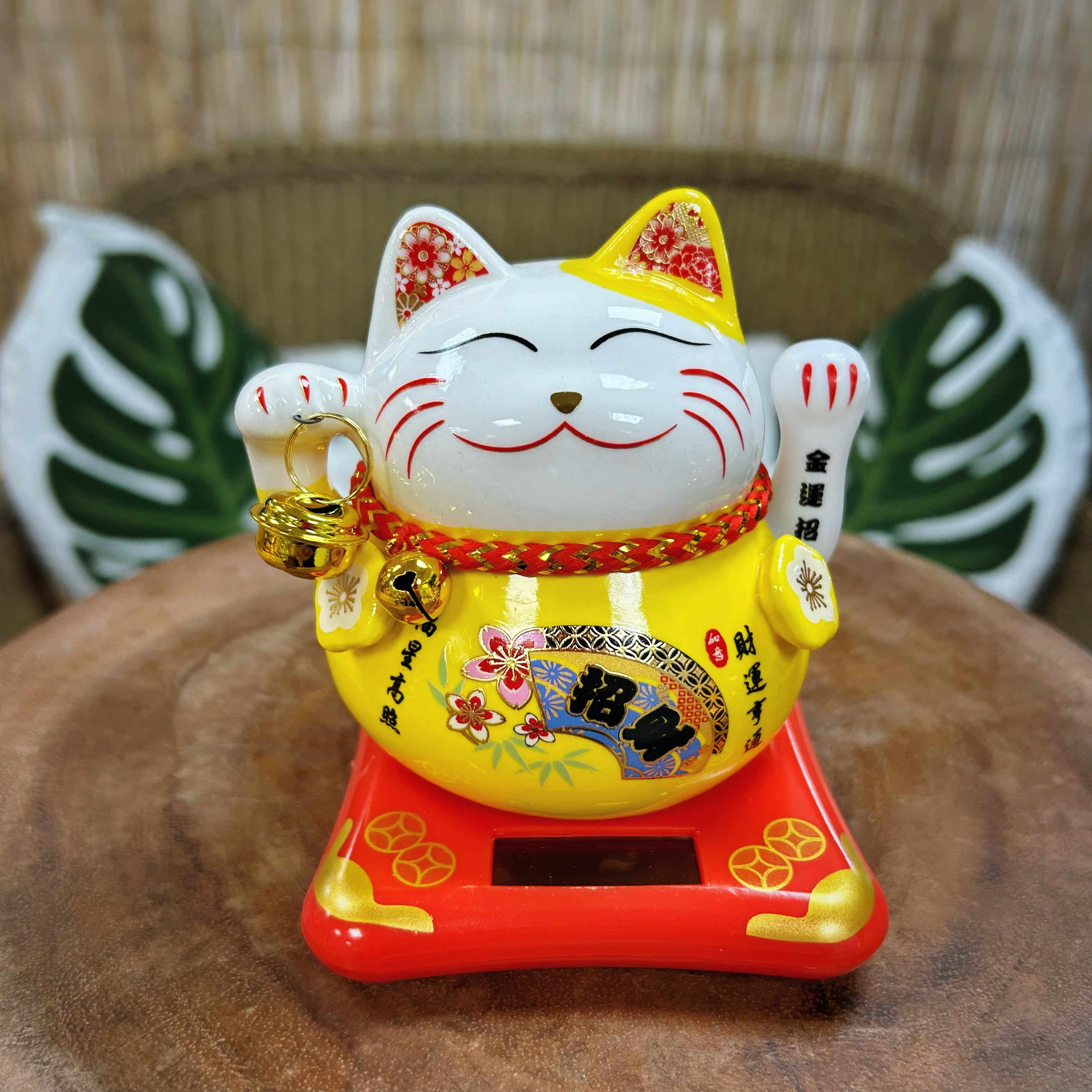 Solar Powered Japanese Lucky Cats ''Maneki-neko''