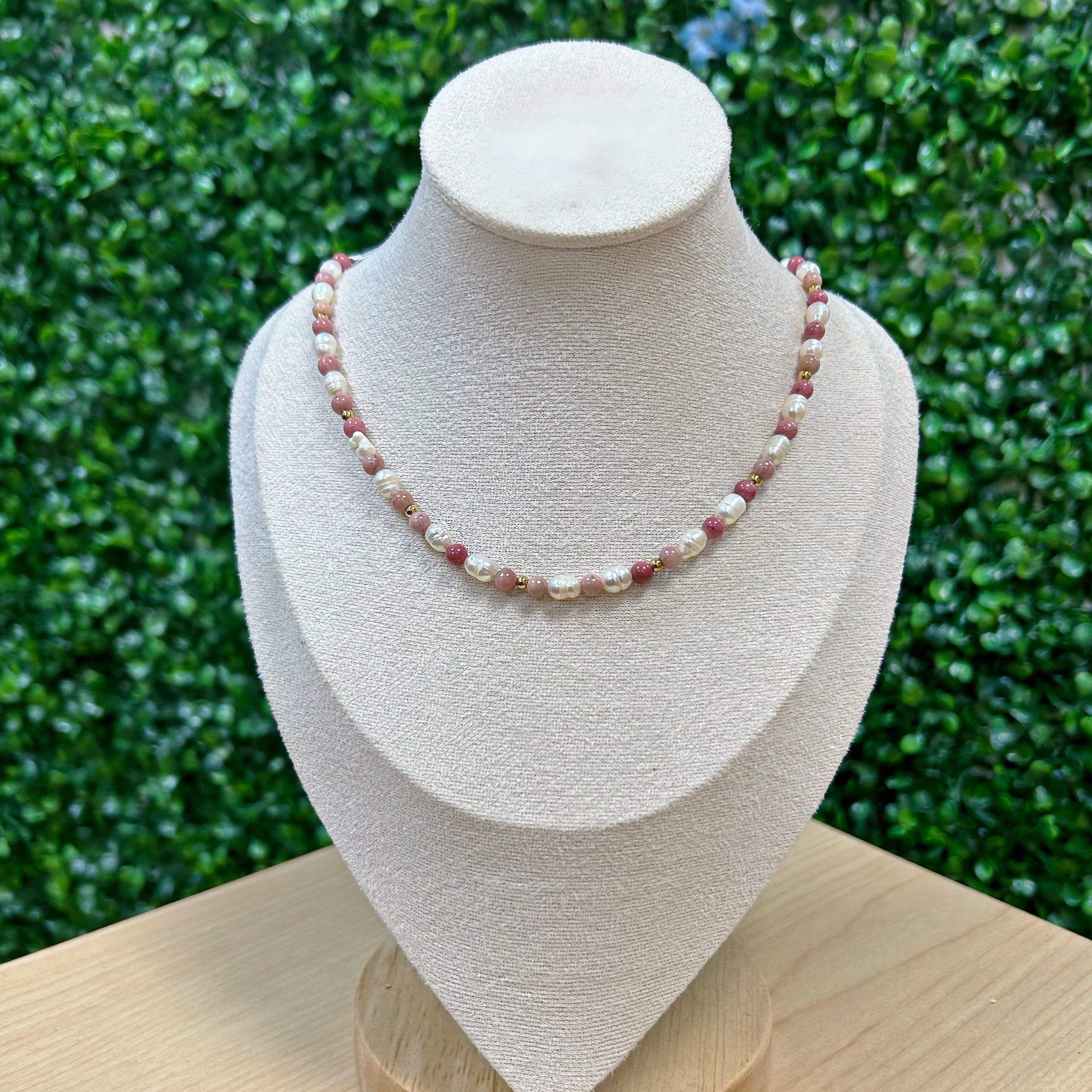 Rhodonite and Freshwater Pearl Adjustable Beaded Necklace 4mm - Gold Stainless Steel