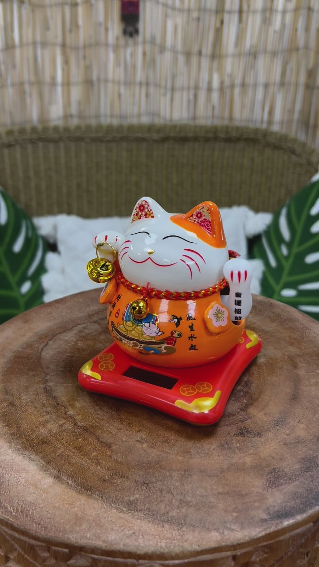 Solar Powered Japanese Lucky Cats ''Maneki-neko''