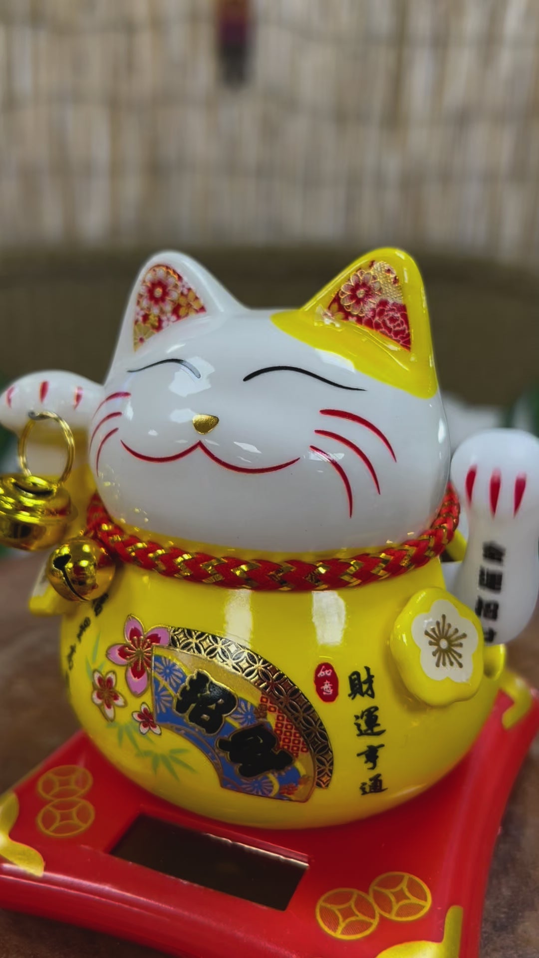 Solar Powered Japanese Lucky Cats ''Maneki-neko''